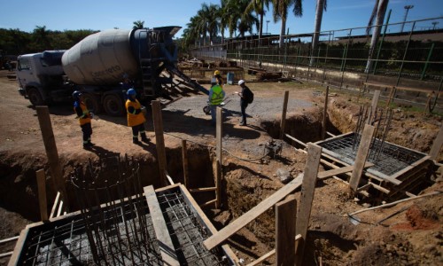 Obra para construção de nova ponte em Volta Redonda tem primeira concretagem